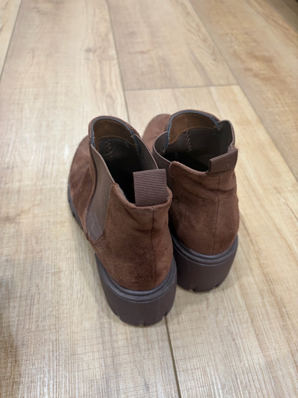 Women’s Brown Suede Chelsea Boots